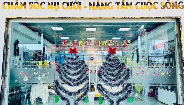 ron-rang-giang-sinh-cung-nha-khoa-kim-thanh